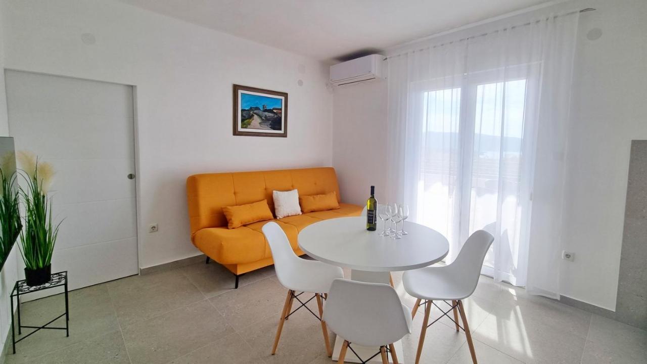 Apartmani Pavlovic Krk Town Exterior foto