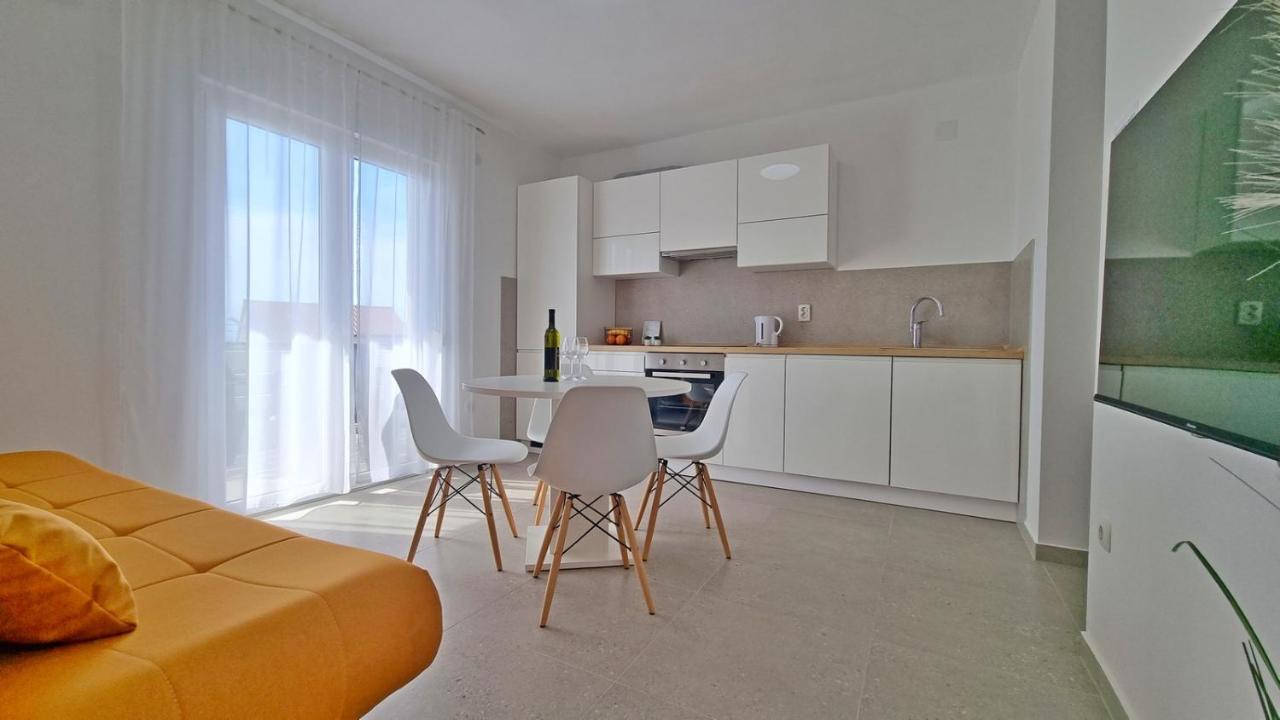 Apartmani Pavlovic Krk Town Exterior foto