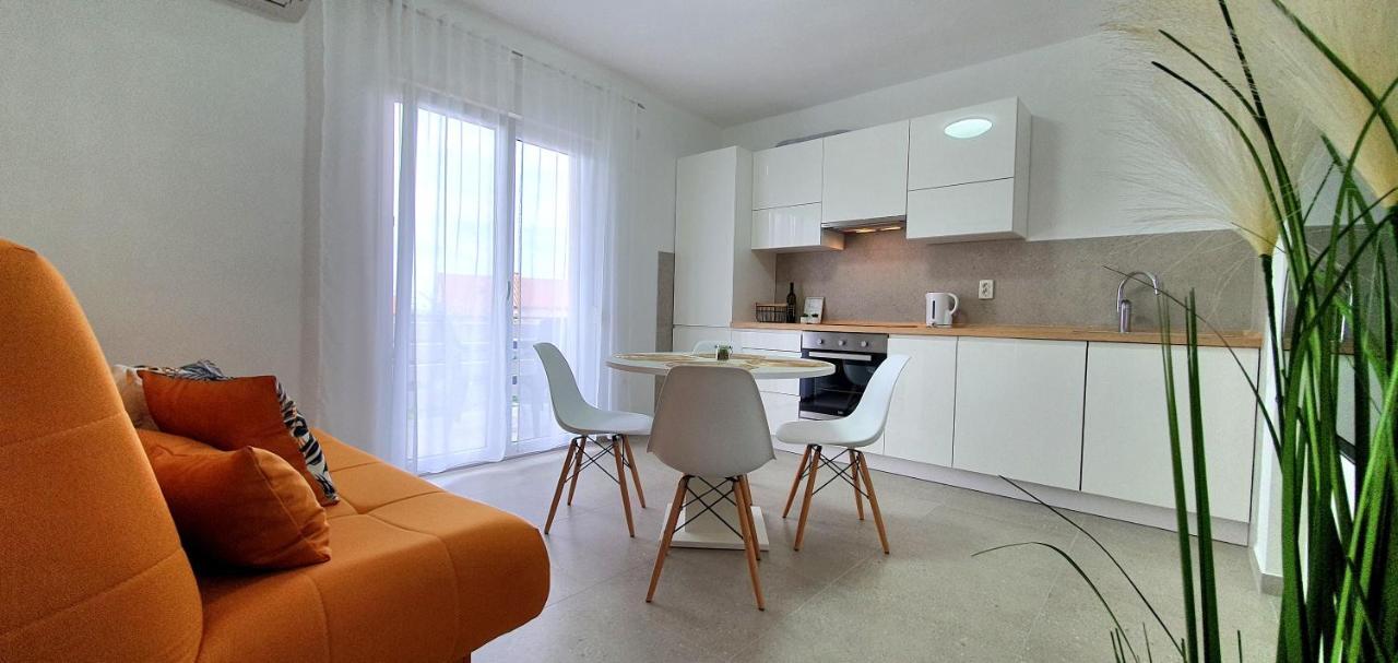 Apartmani Pavlovic Krk Town Exterior foto