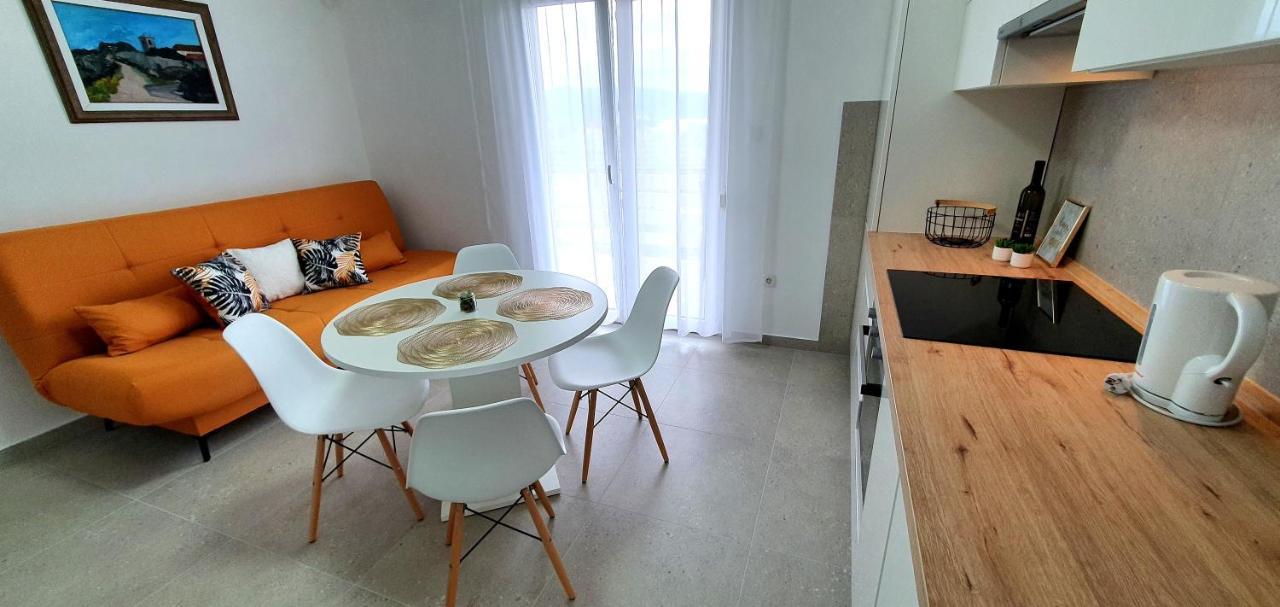 Apartmani Pavlovic Krk Town Exterior foto