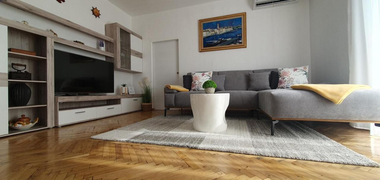 Apartmani Pavlovic Krk Town Exterior foto