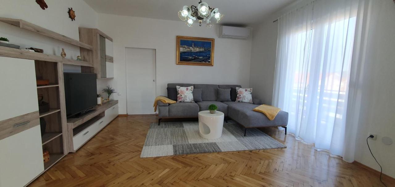 Apartmani Pavlovic Krk Town Exterior foto