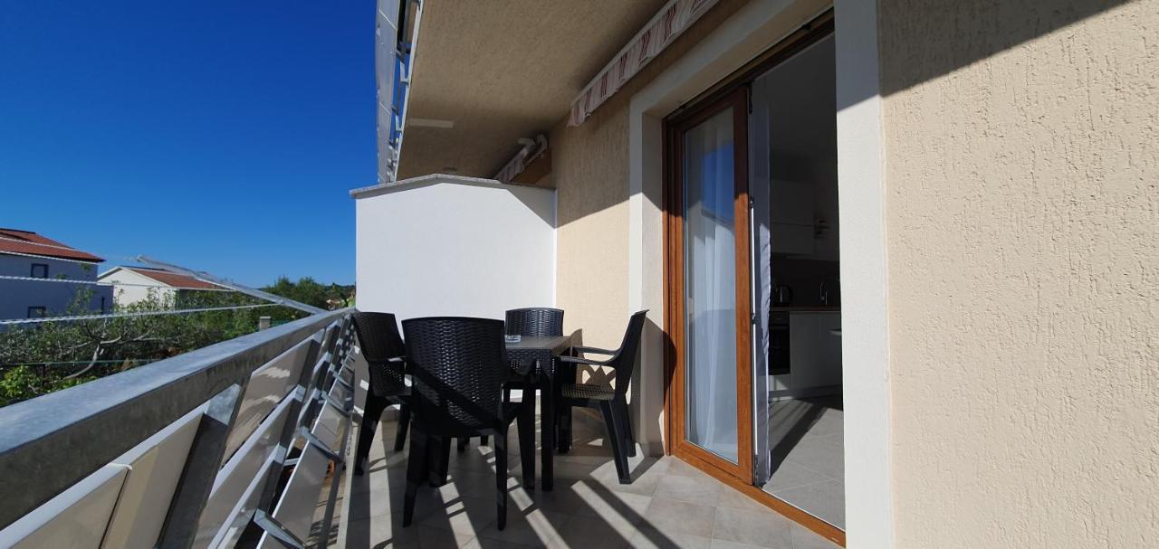 Apartmani Pavlovic Krk Town Exterior foto