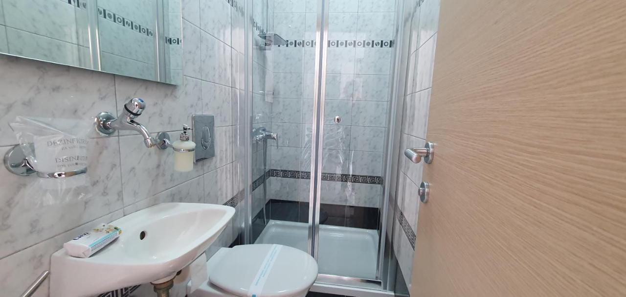 Apartmani Pavlovic Krk Town Exterior foto