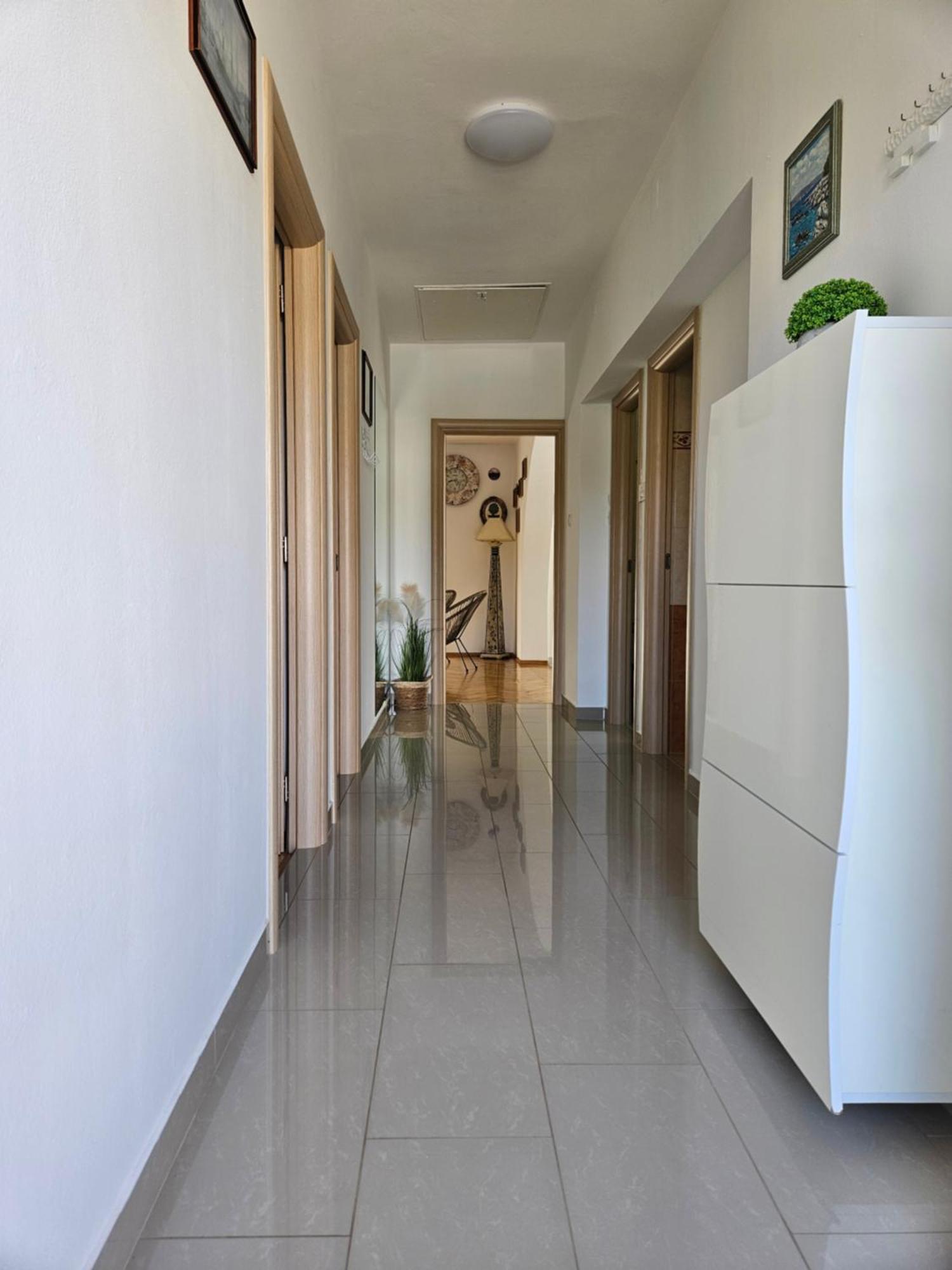 Apartmani Pavlovic Krk Town Exterior foto