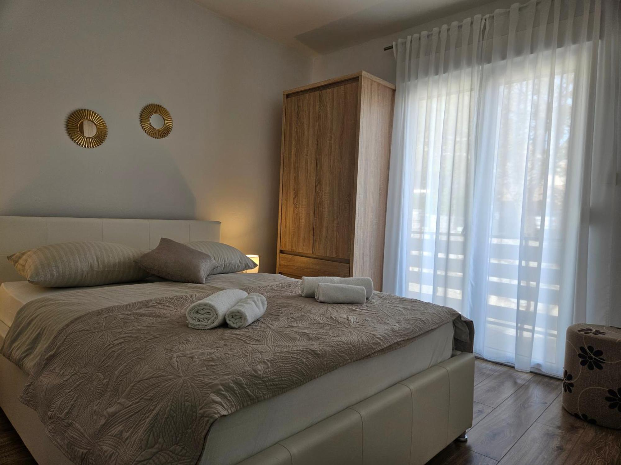 Apartmani Pavlovic Krk Town Exterior foto